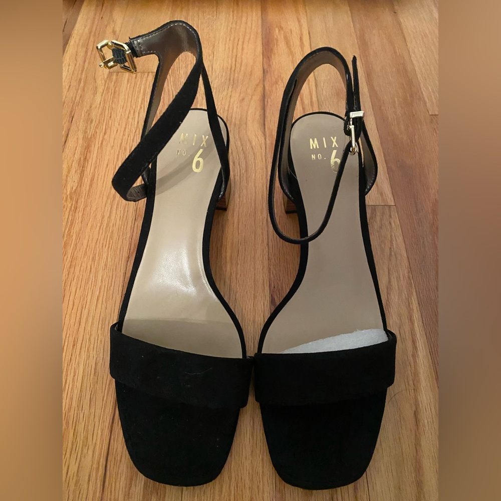 Mix No. 6 Black heels with straps
